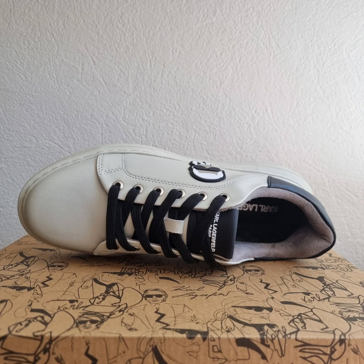 Karl Lagerfeld Paris Men's Everyday Essential Leather Sneaker